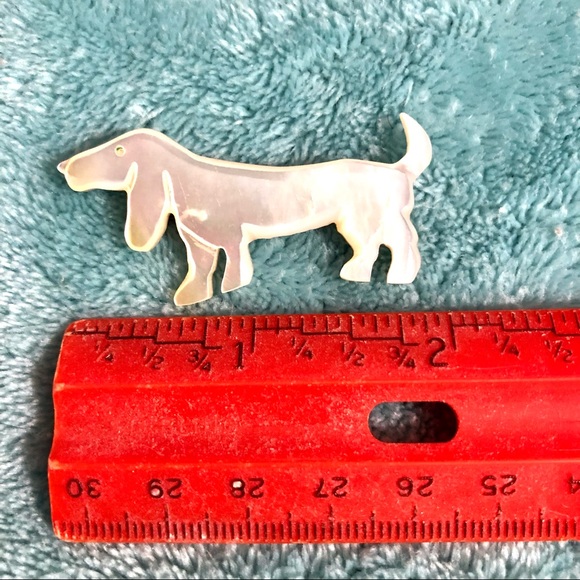 Dog Pin - Dachshund or Beagle - possibly Mother of Pearl - Picture 2 of 5
